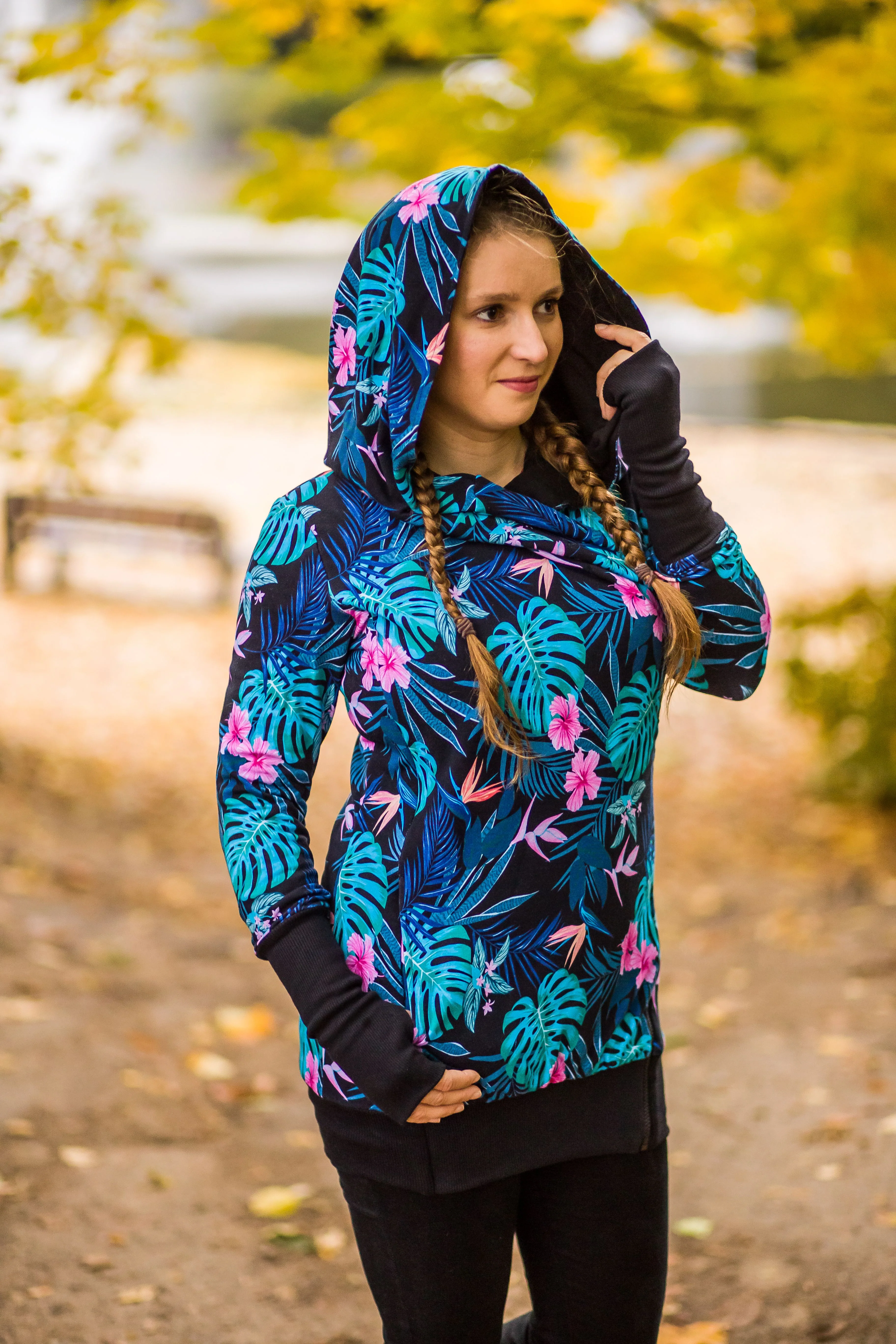 Greyse Camisola Babywearing Sweatshirt 5 In 1 Blue Monstera - Image 3