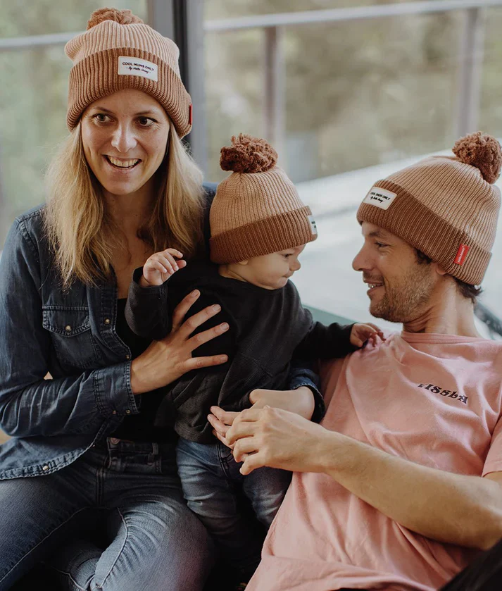 HELLO HOSSY Gorro com Pompom Coffee - Image 2
