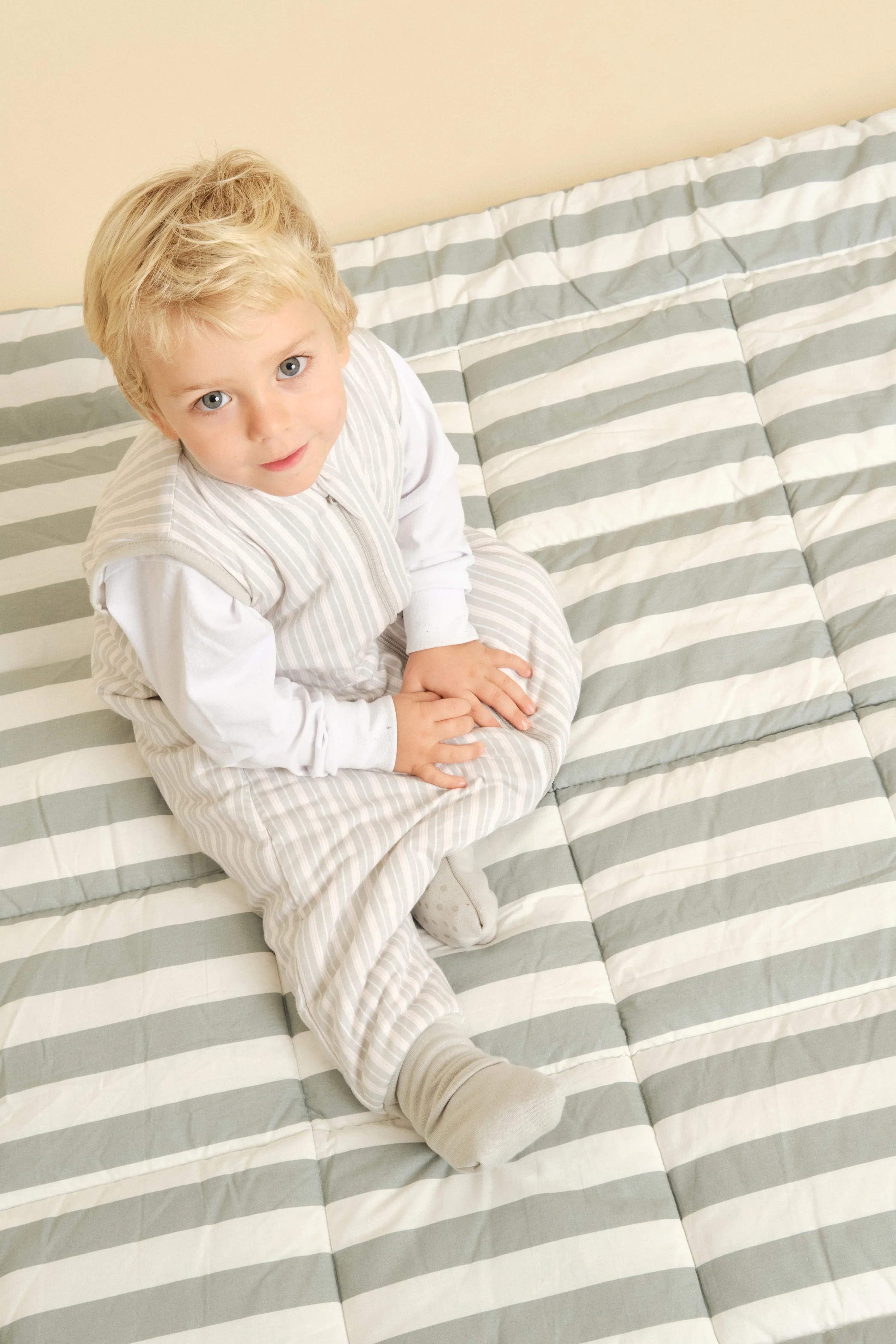 MolisandCo TOG 1.0 Saco de dormir com pés E meias DAWN STRIPES * por encomenda - Image 5