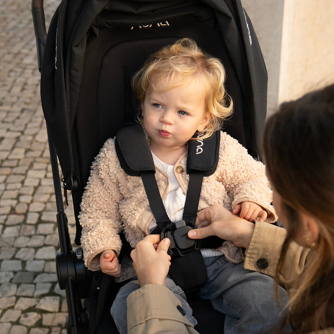 Nuna DUO / TRIO carrinho de passeio compacto Reversível IXXA NEXT Biscoti - Image 6