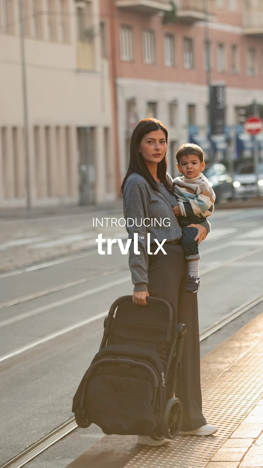 Nuna DUO / TRIO carrinho de passeio compacto TRVL LX Pine